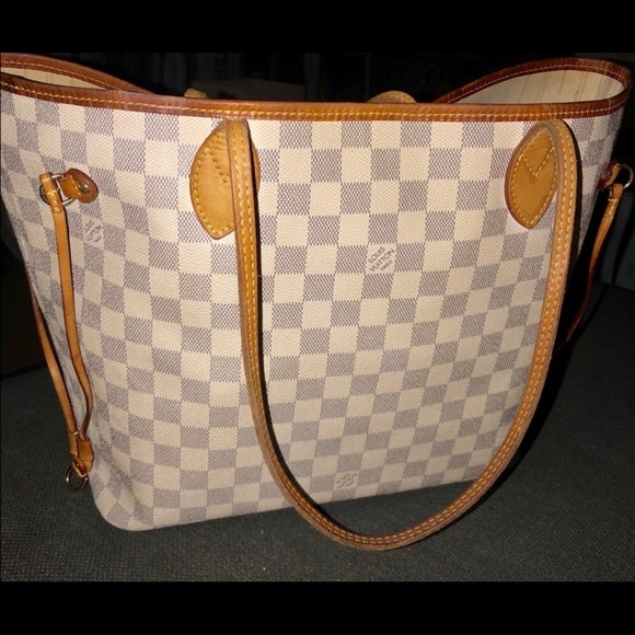 Does Lv Bags Ever Go On Salem